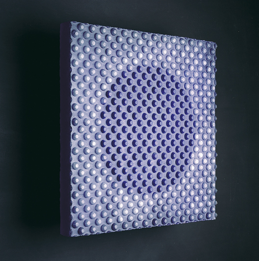 FLOE WITH BLUE CIRKLE